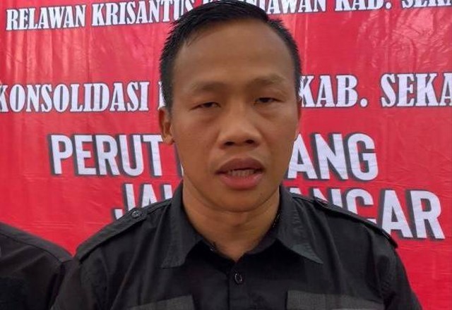 Daud Yordan saat diwawancarai awak media. Foto: Dina Mariana/Hi!Pontianak