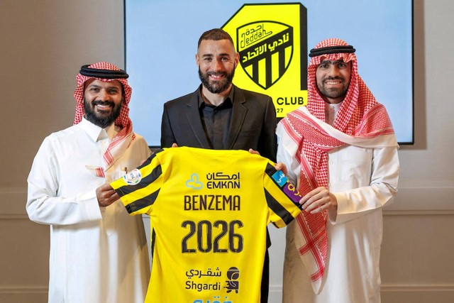 Karim Benzema resmi menjadi pemain Al Ittihad. Foto: Al Ittihad/via REUTERS