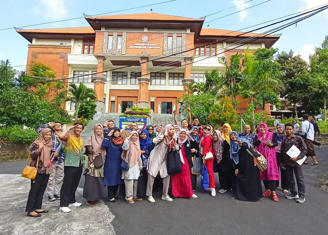 Perpustakaan Politeknik Harapan Bersama bersama dengan Forum Perpustakaan Perguruan Tinggi Indonesia (FPPTI) di Kampus Udayana