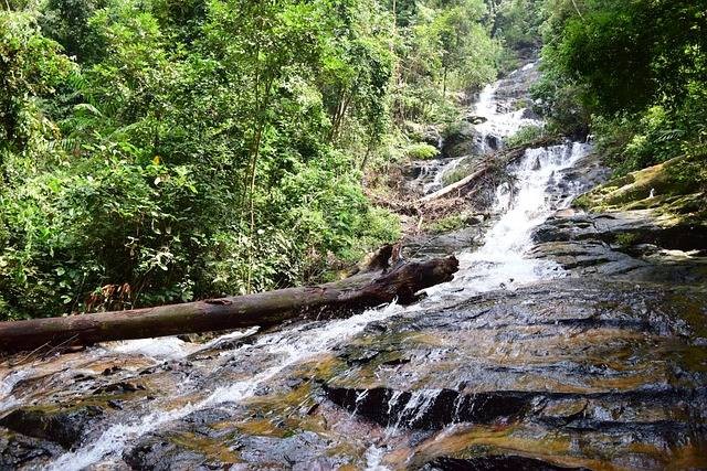 Ilustrasi Curug Cimahi. Sumber Foto: Pixabay @fariz_221