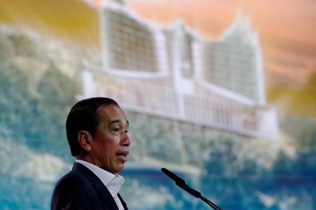 Presiden Joko Widodo berpidato di forum Ecosperity Week 2023 di Singapura, Rabu (7/6/2023). Foto: Edgar Su/REUTERS