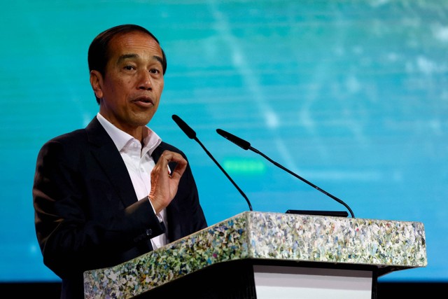 Presiden Joko Widodo berpidato di forum Ecosperity Week 2023 di Singapura, Rabu (7/6/2023). Foto: Edgar Su/REUTERS