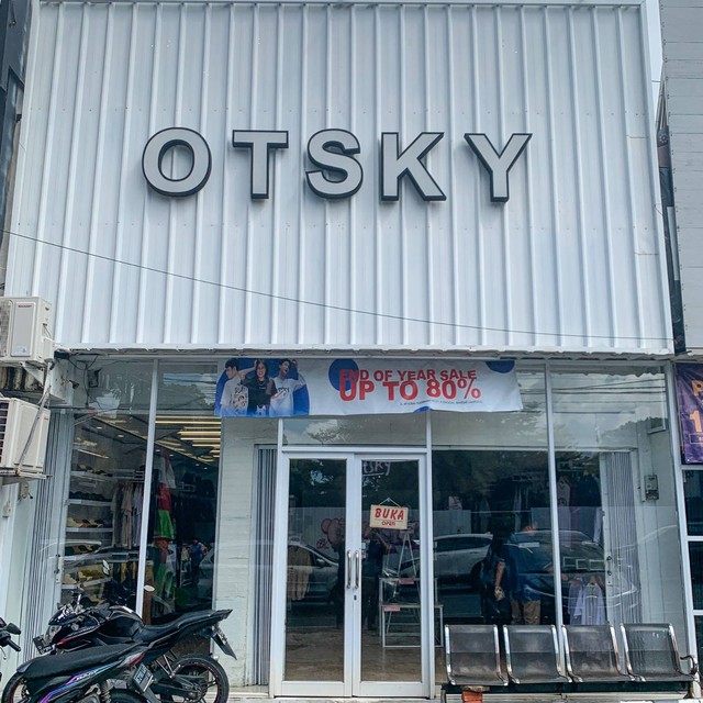 Salah satu outlet OTSKY di Enggal, Bandar Lampung. | Foto : Dok OTSKY