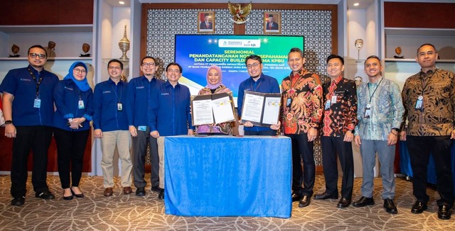 PT PII bersama Bank BJB menandatangani kesepakatan bersama terkait kolaborasi dalam pengembangan ekosistem pembiayaan infrastruktur melalui skema Kerja Sama Pemerintah dengan Badan Usaha (KPBU) di Jakarta pada Rabu (7/6). Foto: dok. BJB