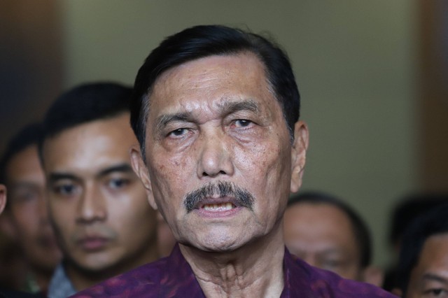 Menko Marves Luhut Binsar Pandjaitan memberikan keterangan pers usai jadi saksi sidang pencemaran nama baik di Pengadilan Negeri Jakarta Timur, Kamis (8/6/2023). Foto: Jamal Ramadhan/kumparan