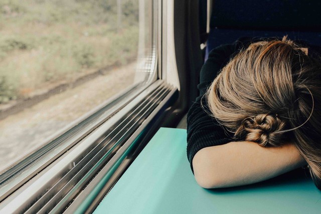 Ilustrasi kata-kata untuk orang lelah. Foto: unsplash.com/Abbie Bernet