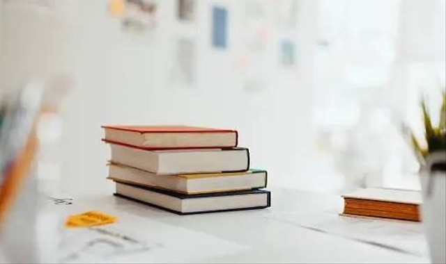 Ilustrasi Soal Bahasa Jawa Kelas 10 Semester 2 dan Kunci Jawaban Foto:Unsplash