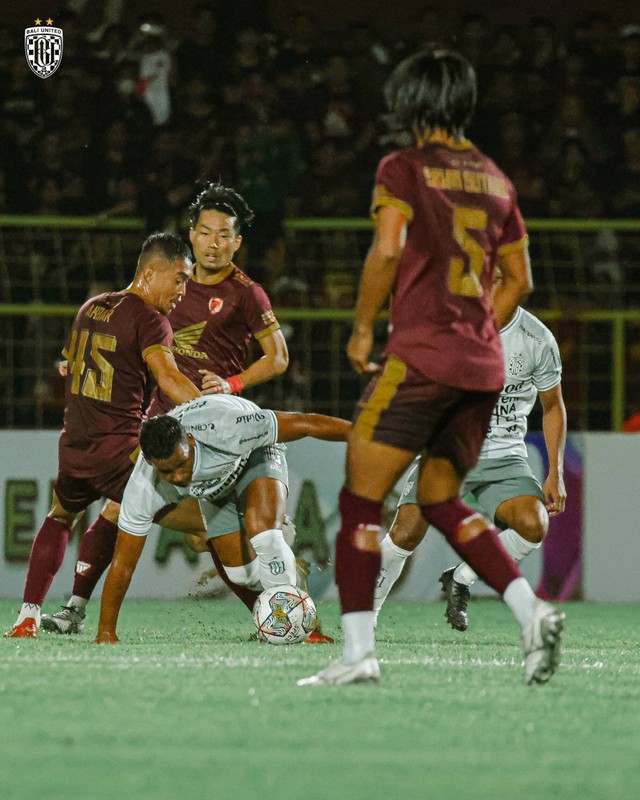 PSM Makassar vs Bali United di Stadion Gelora BJ Habibie, Parepare, Sulawesi Selatan, Sabtu (10/6) malam. Foto: Twitter/@BaliUtd