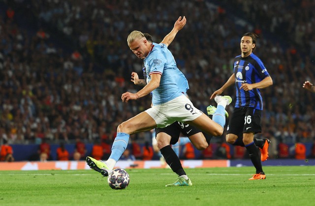 Erling Haaland dalam laga Manchester City vs Inter Milan di final Liga Champions 2022/23, Minggu (11/6) dini hari WIB. Foto: Molly Darlington/REUTERS