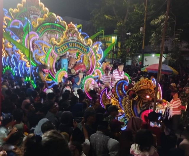 Warga Sumenep Larut dalam Meriahnya Festival Musik Tong-tong