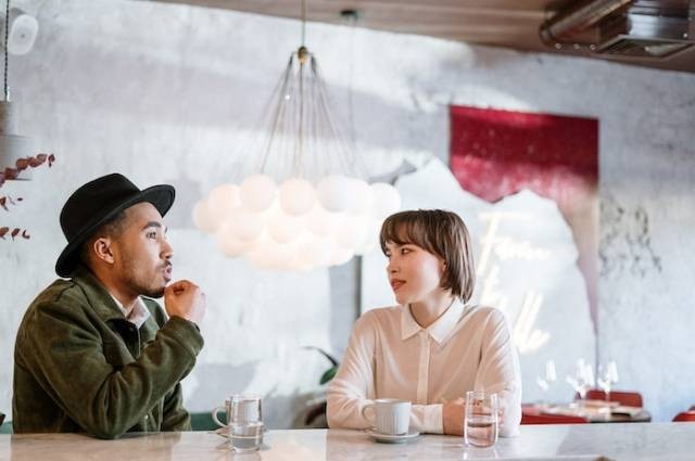 Ilustrasi apa yang dimaksud deep talk, sumber foto: cottonbro studio by pexels.com
