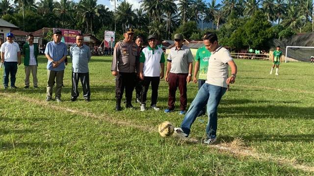 Pembukaan turnamen sepakbola U-19 Ansor Cup II yang diselenggarakan oleh PC GP Ansor Kota Kotamobagu.