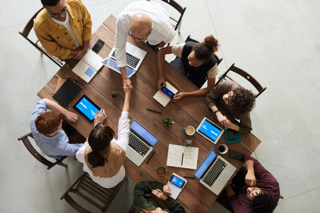 Tempat Meeting di Bintaro yang Nyaman dan Suasananya Asyik. Foto: Pexels/fauxels.