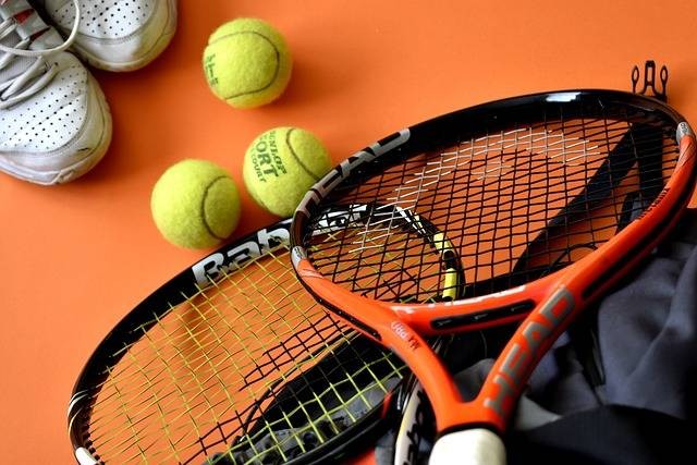 Ilustrasi cara memilih raket tenis. Foto: Pixabay