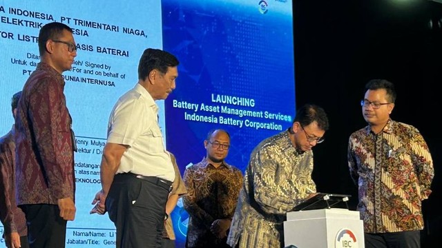 Launching Battery Asset Management Services Indonesia Battery Corporation di Kantor Kemenko Marves, Senin (12/6/2023).  Foto: Nabil Jahja/kumparan