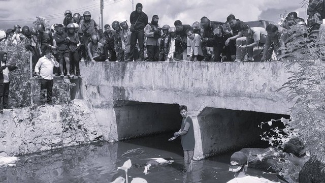 Penemuan mayat wanita di sebuah kanal di Jalan Arteri Mamuju. Foto: Istimewa