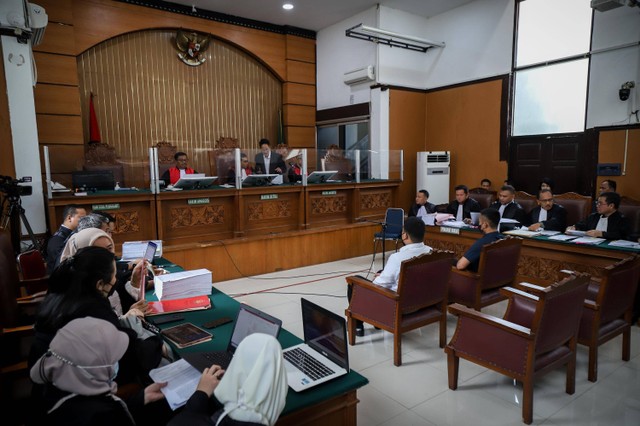 Terdakwa kasus penganiyaan David Ozora, Mario Dandy dan Shane Lukas tiba di ruang sidang utama Pengadilan Negeri Jakarta Selatan, Selasa (13/6/2023). Foto: Jamal Ramadhan/kumparan