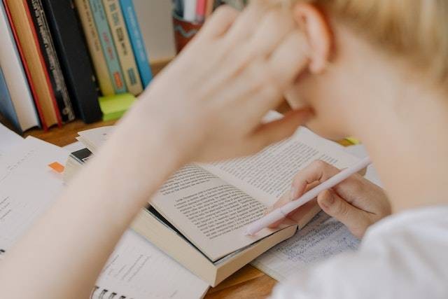 Ilustrasi contoh soal PAT PJOK kelas 10 semester 2, sumber foto: cottonbro studio/Pexels.com