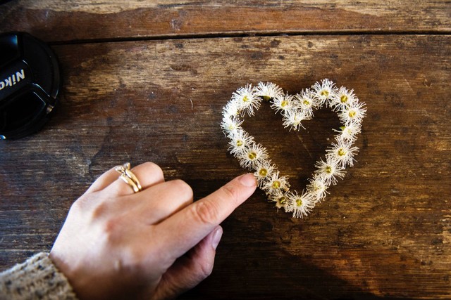 Ilustrasi Arti Emoji Love. Foto: Pexels.