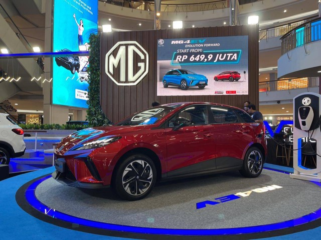 Peluncuran harga resmi mobil listrik MG 4 EV di Mall Kelapa Gading 3, Jakarta (14/6/2023). Foto: Sena Pratama/kumparan