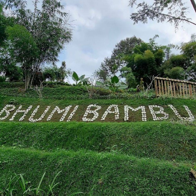 Wisata-Bhumi-Bambu-Baturaden.jpg 