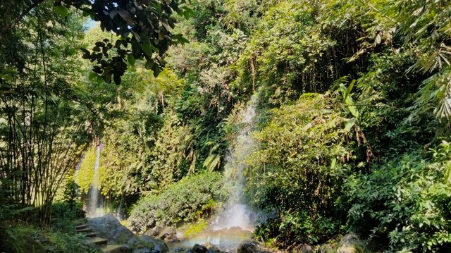 Sumber : Dokumentasi Pribadi "keindahan air terjun Curug Kracakan Bhumi Bambu, Purwokerto"