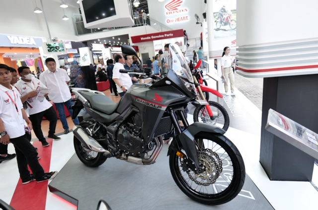 Honda Transalp di Jakarta Fair Kemayoran 2023. Foto: dok. AHM