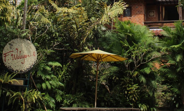 Tampak suasana dan palang bertulisan F. Widayanto. Foto: Lidia Pratama Febrian.