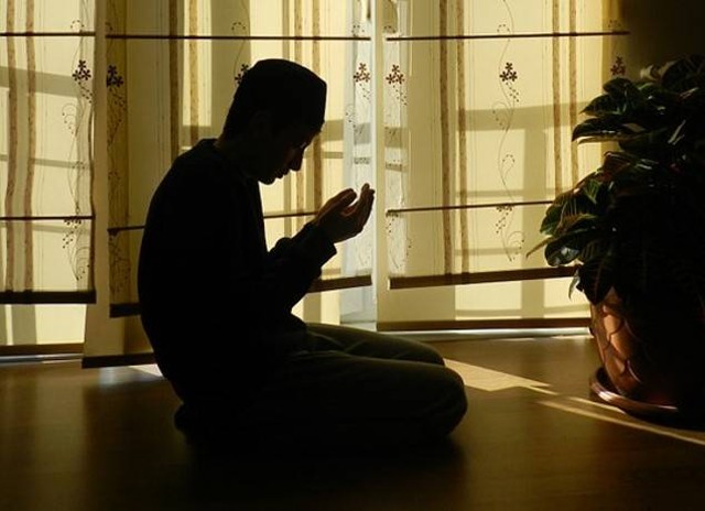 Ilsutrasi sholat subuh kesiangan. Foto: Pexels. 