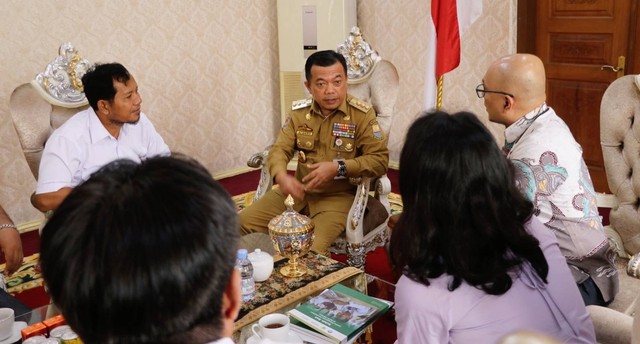 Pertemuan antara Tanoto Foundation dan Gubernur Jambi, Al Haris. Foto: Ist