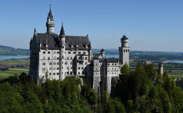 Kastil Neuschwanstein di dekat desa Hohenschwangau, Jerman. Foto: Christof Stache/AFP