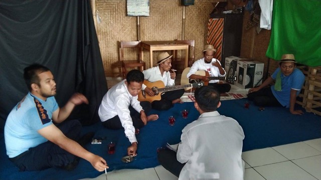 Perdana Lapangkustik Lakukan Perekaman Di Dapur Rekaman