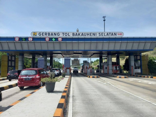 Gerbang tol Bakauheni Selatan. | Foto : Dok. Hutama Karya