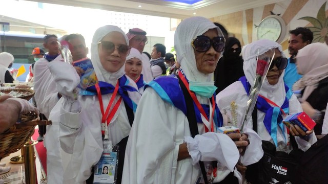 Jemaah haji kouta tambahan dari embarkasi Balikpapan-21 tiba di Makkah. Foto: MCH 2023