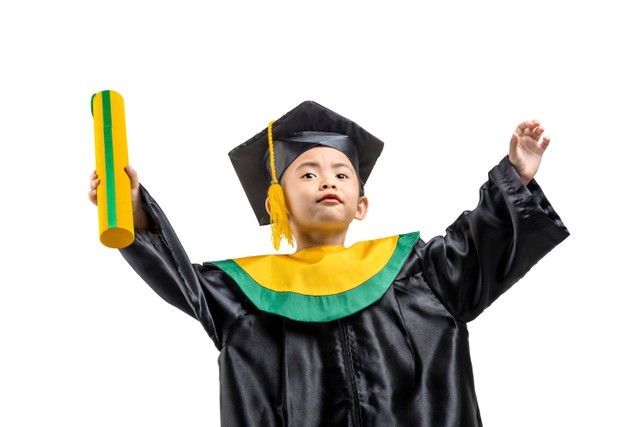 Ilustrasi Wisuda Siswa TK. Foto: Shutterstock