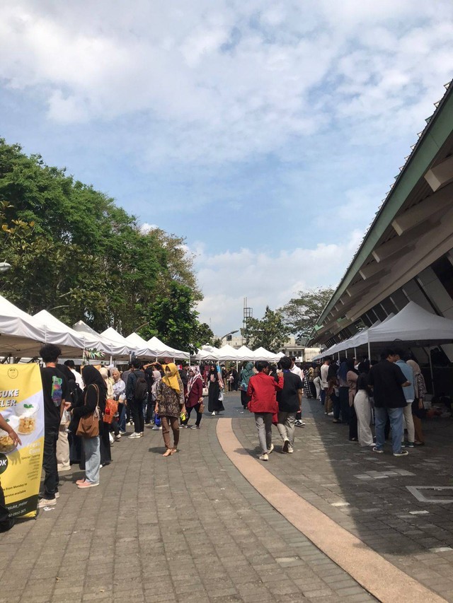 Ilustrasi Entrepreneur Day 2023 yang diadakan di Sportorium Universitas Muhammadiyah Yogyakarta (Sumber : Handphone pribadi Amarya Masrilah Ahmad)