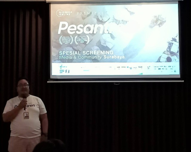 Screening film Pesantren di Wisma Jerman Surabaya, Jumat (16/6) malam. Foto: Masruroh/Basra