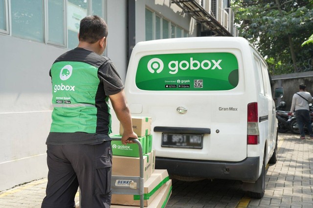 GoSend Car Instant dan GoBox Van. Foto: Dok. Istimewa