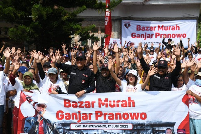 Sahabat Ganjar gelar pasar murah di Banyuwangi. Foto: Dok. Istimewa