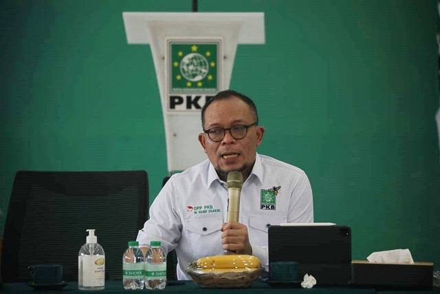 Pengurus DPP Partai Kebangkitan Bangsa (PKB), Muhammad Hanif Dhakiri, memimpin Rapat Pleno Pemenangan Pilpres dan Pileg DPP PKB di DPP Partai Kebangkitan Bangsa, Jakarta, Senin (19/6/2023). Foto: Aditia Noviansyah/kumparan