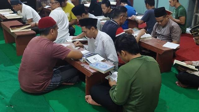 WBP Ikuti Pembinaan, Karutan Salatiga Apresiasi Semangat Belajar WBP / Dok Humas RutanWBP Ikuti Pembinaan, Karutan Salatiga Apresiasi Semangat Belajar WBP / Dok Humas Rutab