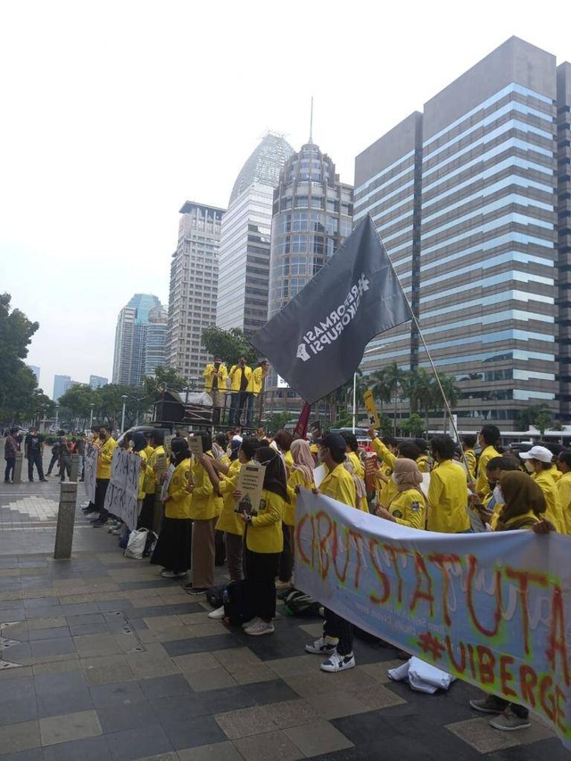 Dokumentasi Aksi Tolak Statuta UI di depan gedung Kementerian Pendidikan, Kebudayaan, Riset, dan Teknologi pada 3 Desember 2021. Foto: Dokumentasi Pribadi