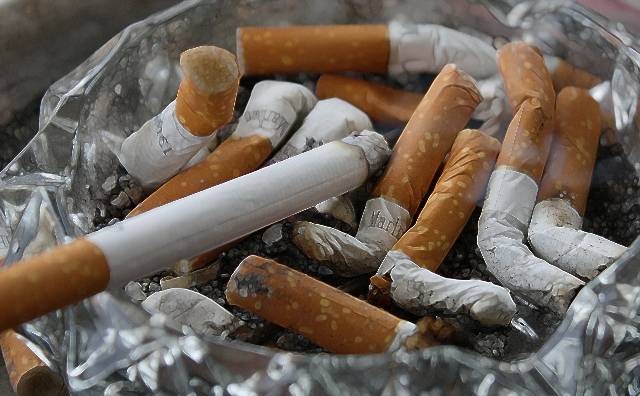 Ilutrasi rokok, abu dan asbak. Sumber: pixabay.com