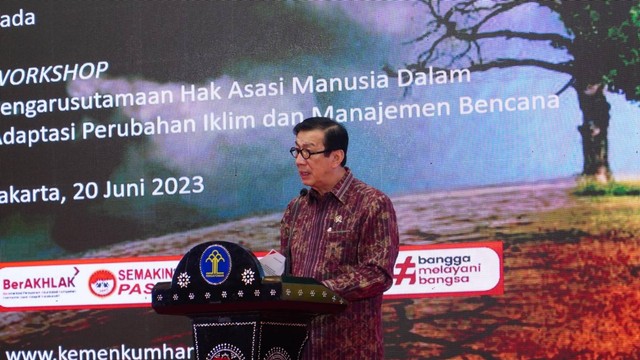 Menkum HAM, Yasonna. H. Laoly, dalam workshop bertajuk: Pengarusutamaan Hak Asasi Manusia dalam Adaptasi Perubahan Iklim dan Manajemen Bencana berlangsung di Hotel Borobudur, Selasa 20 Juni 2033. (Foto: Humas Ditjen HAM)