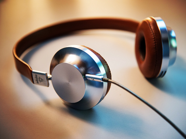 Ilustrasi kunci jawaban TOEFL Listening Comprehension part A. Sumber: unsplash.com/LeeCampbell.
