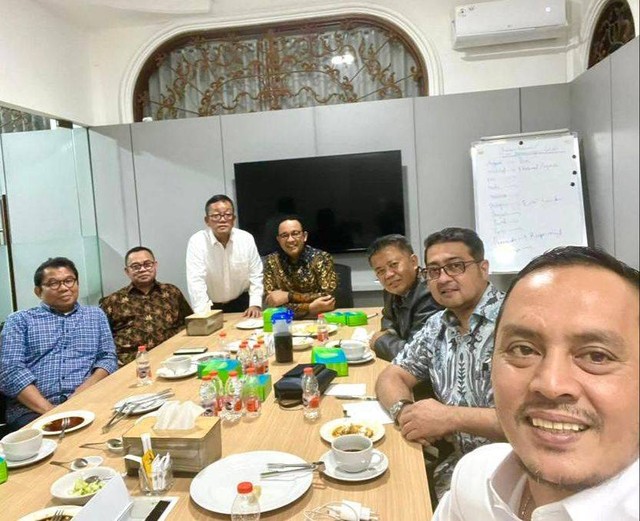 Pertemuan Tim 8 dengan Anies Foto: Dok. Istimewa