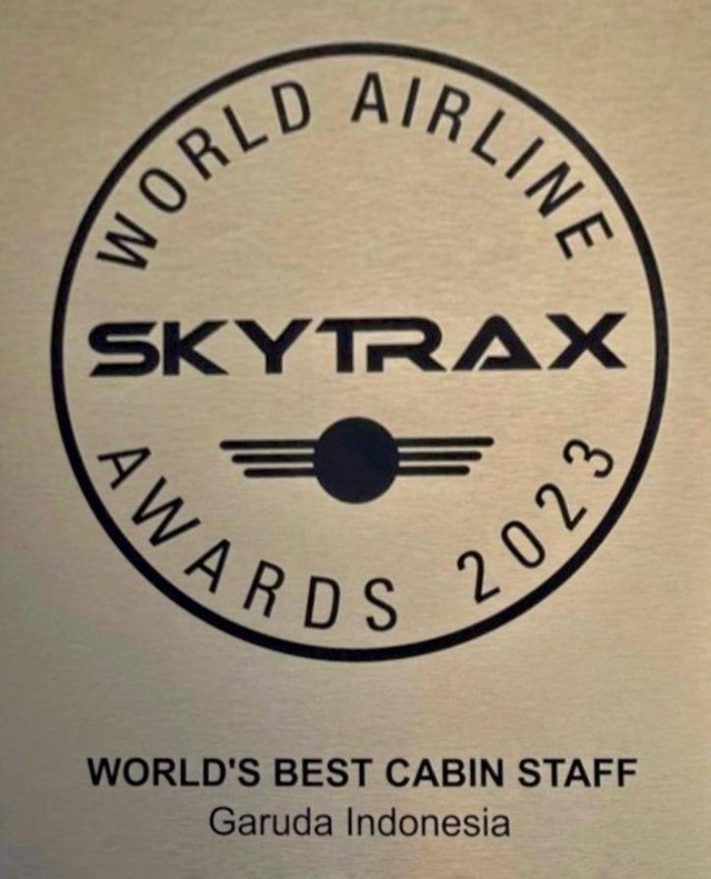 Garuda Indonesia menang penghargaan The World's Best Aairline Cabin Crew Skytrax Tahun 2023. Foto: Dok. Garuda Indonesia
