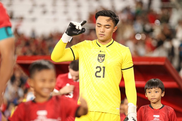 Kiper Timnas Indonesia, Ernando Ari, saat melawan Argentina dalam FIFA Matchday di Stadion Utama Gelora Bung Karno (GBK) pada 19 Juni 2023. Foto: PSSI