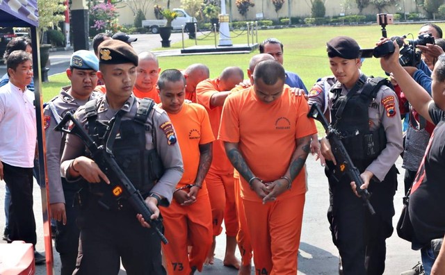 Pelaku pencurian spesialis baterai BTS yang diamankan di Magelang. Foto: Hermanto/Tugu Jogja