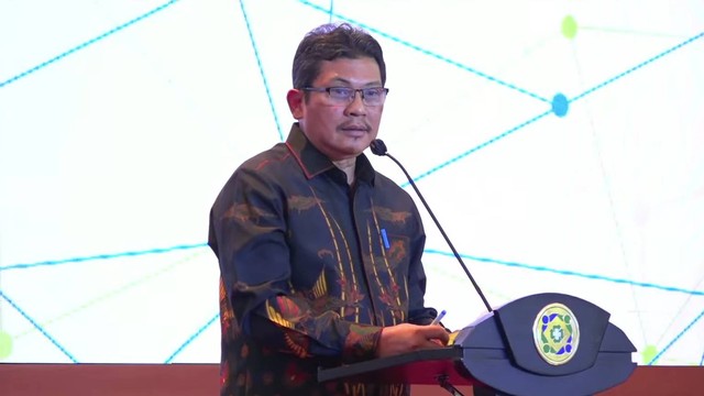 Direktur Utama BPJS Kesehatan, Ali Ghufron Mukti, dalam acara launching uji coba inovatif i-Care JKN. Foto: BPJS Kesehatan/YouTube